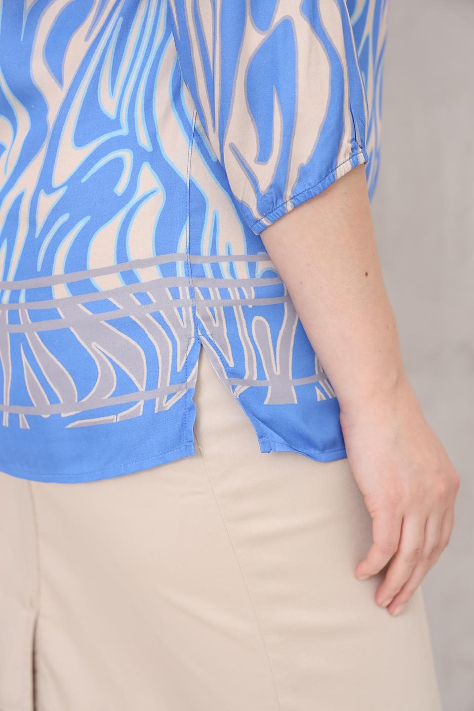 Блуза Lebek с принтом голубой