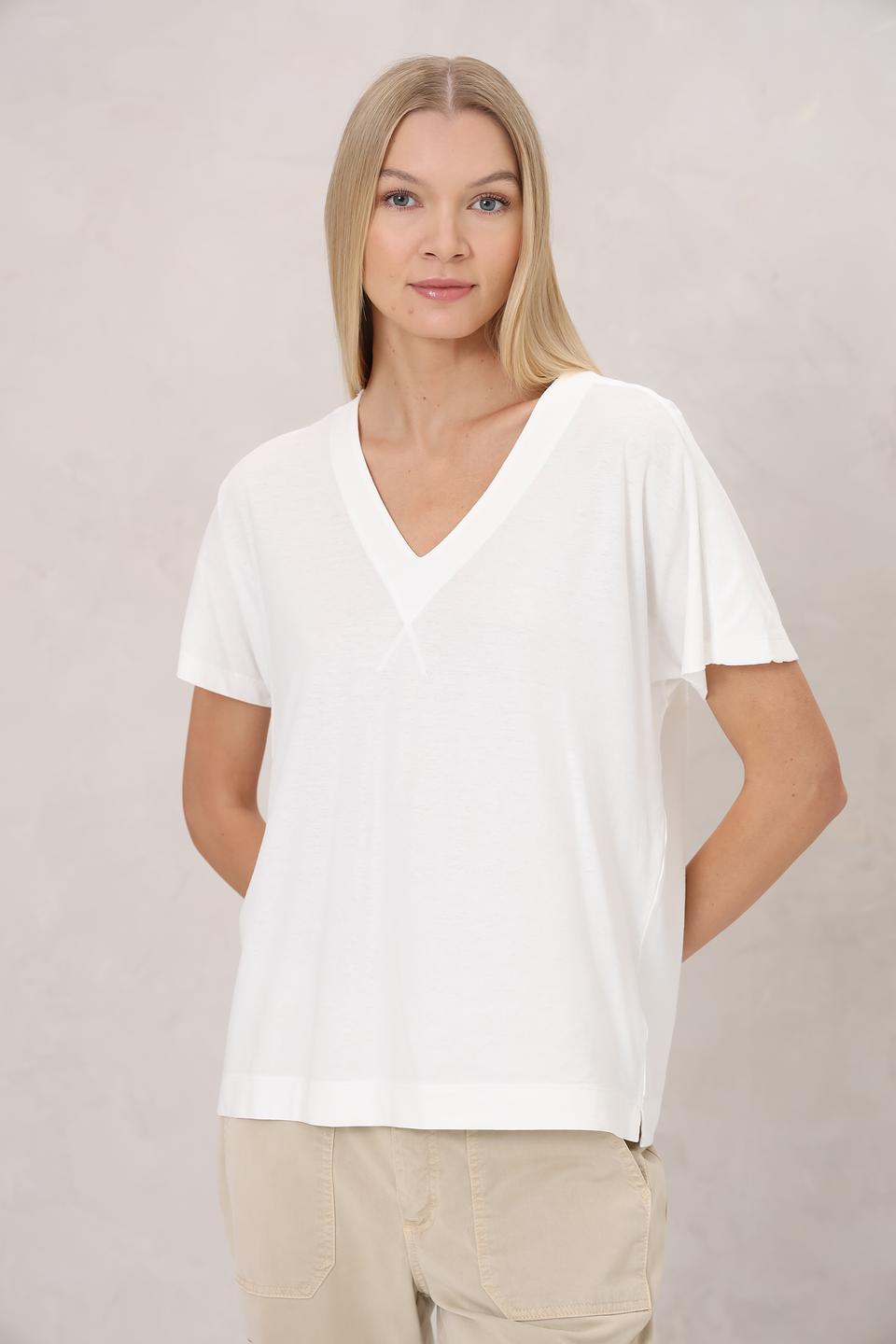 Футболка Annette Gortz белая с V-образным вырезом