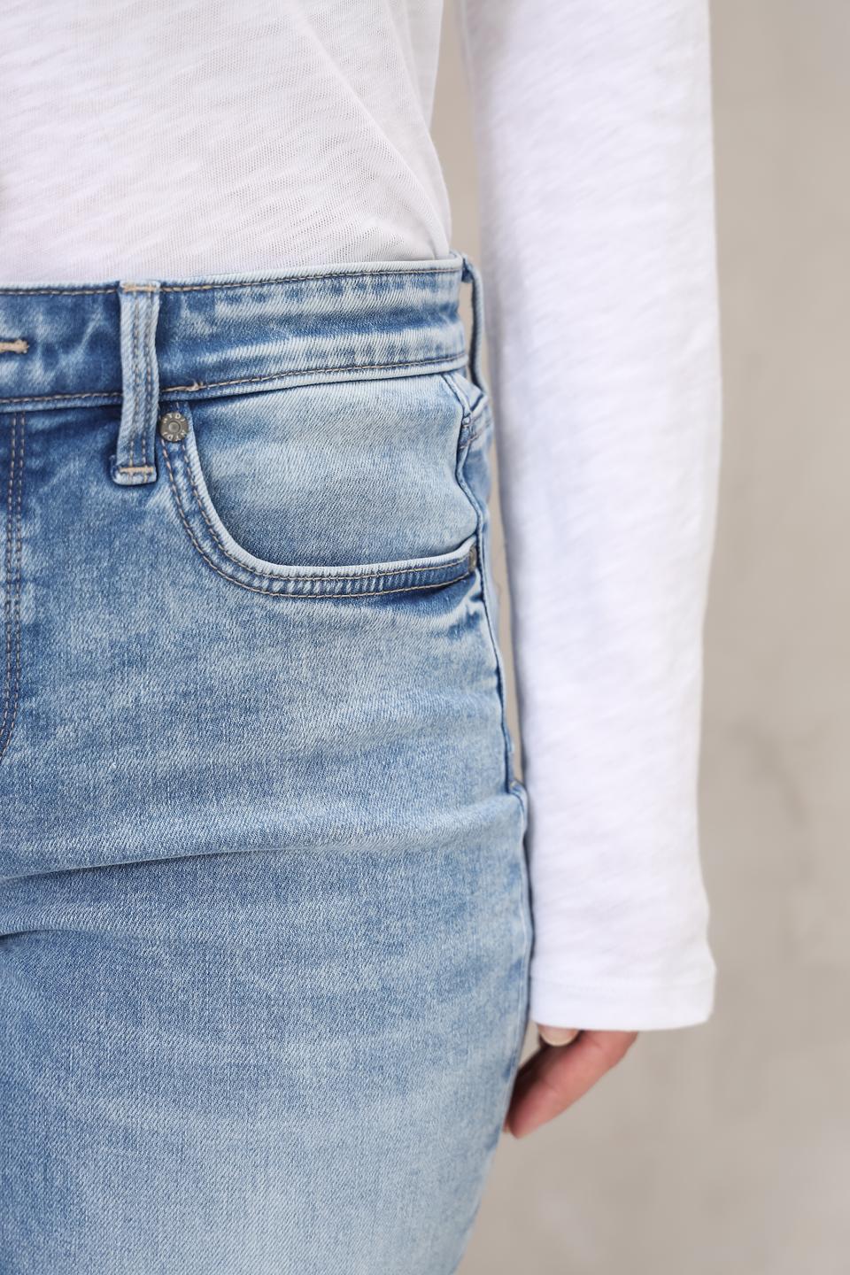 Джинсы NYDJ голубые с потертостями