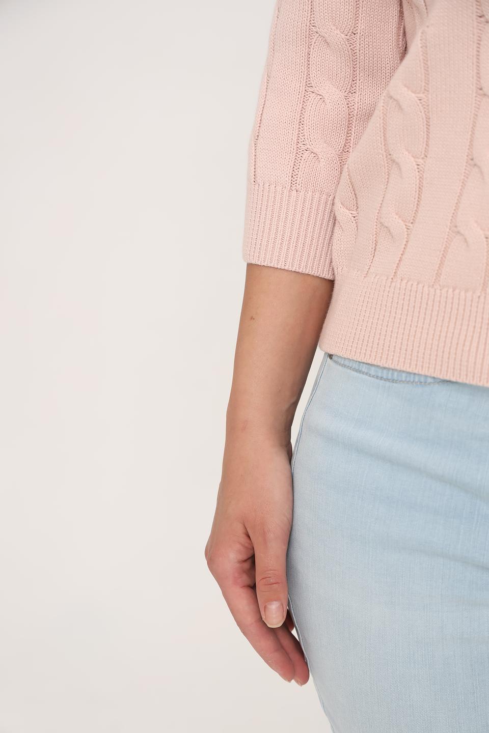 Пуловер Pezzo с косами персиковый