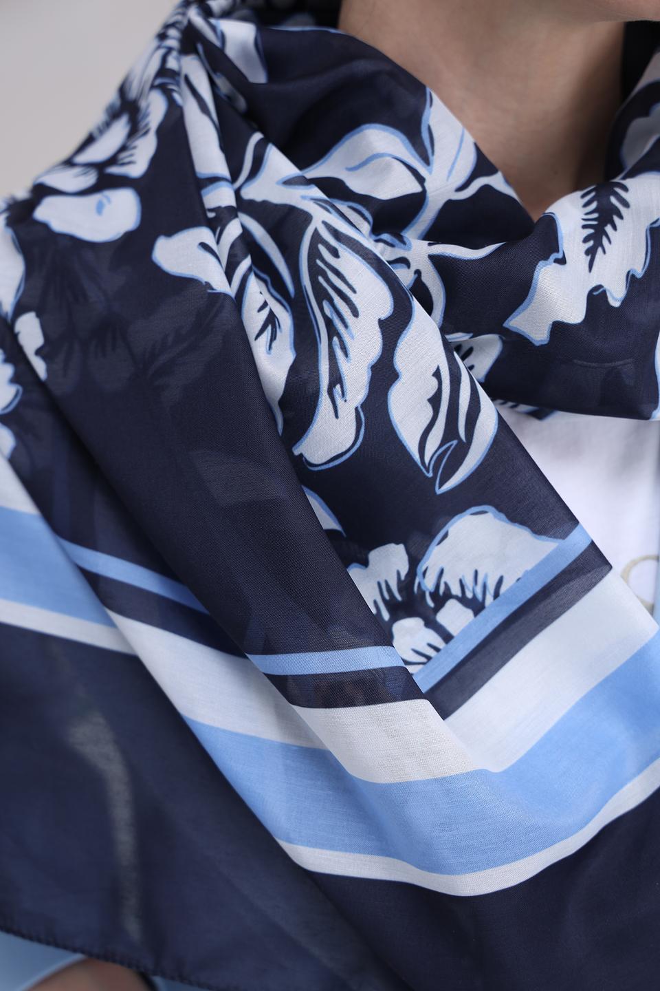 Шарф More and More с цветочным принтом