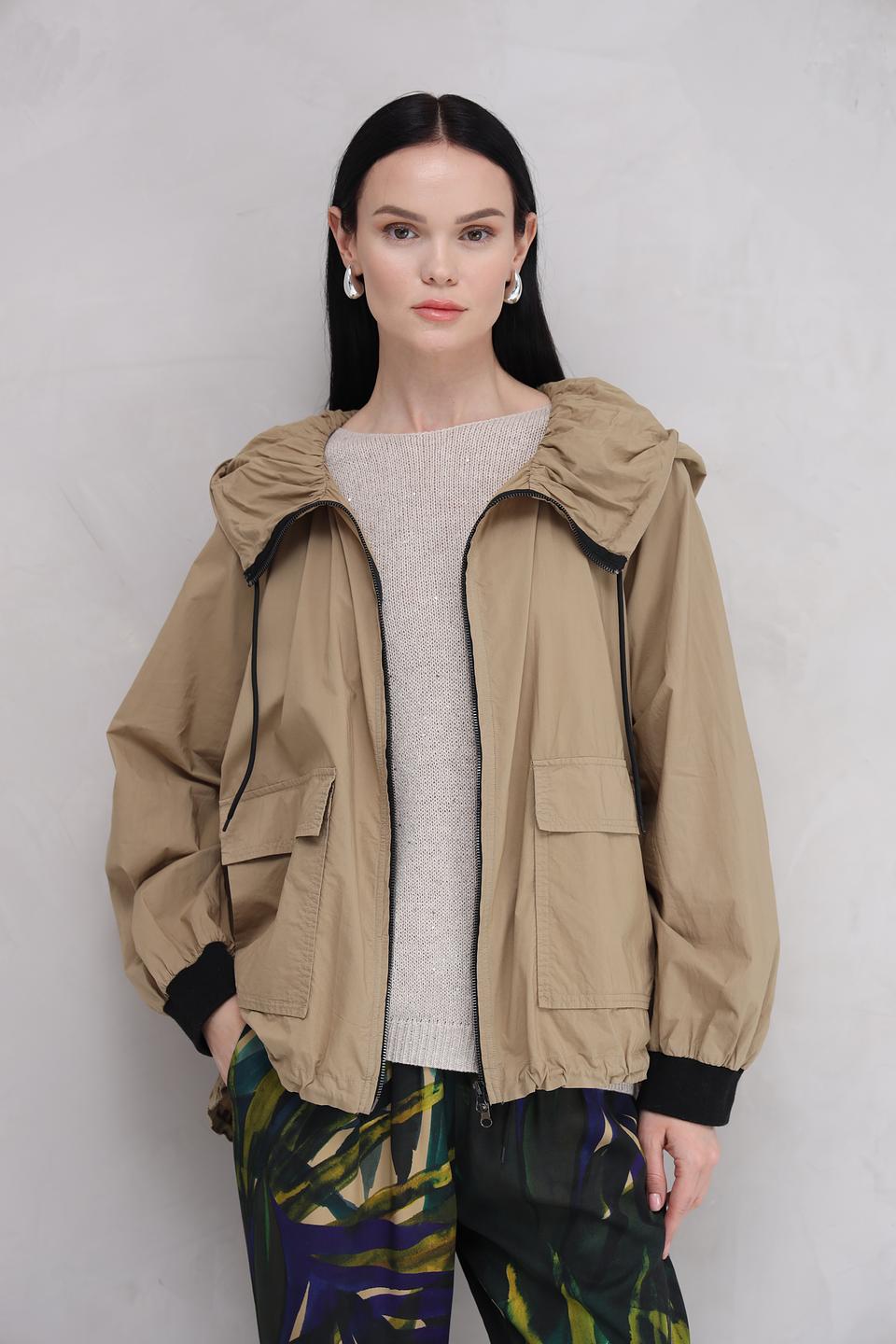Ветровка Catnoir с капюшоном бежевая