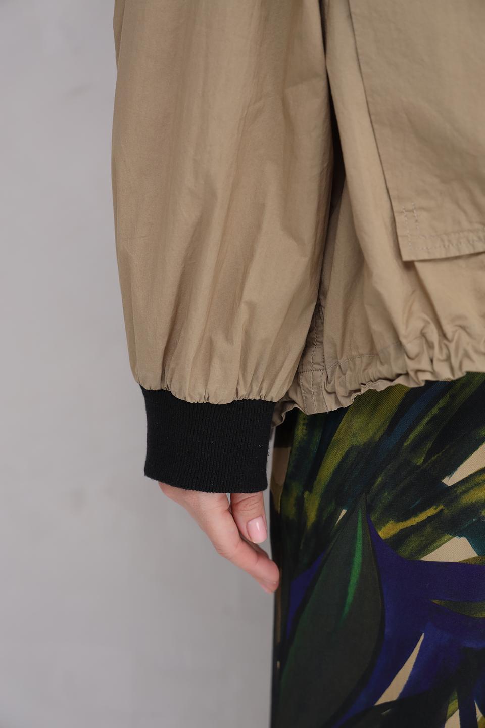 Ветровка Catnoir с капюшоном бежевая