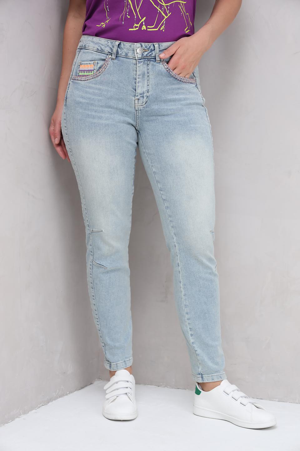Джинсы Oui с потертостями голубой