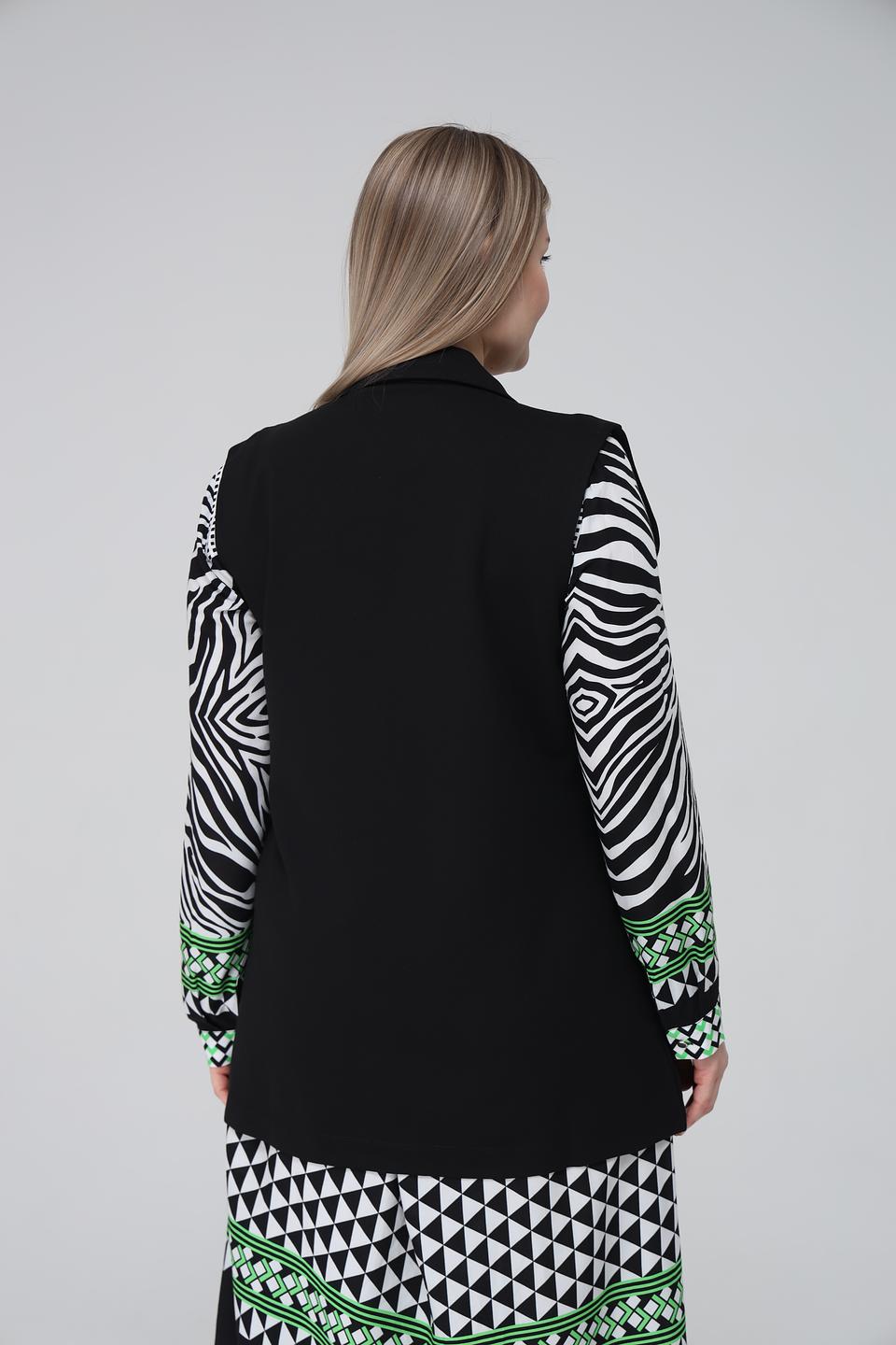 Жилет Frapp чёрный приталенный