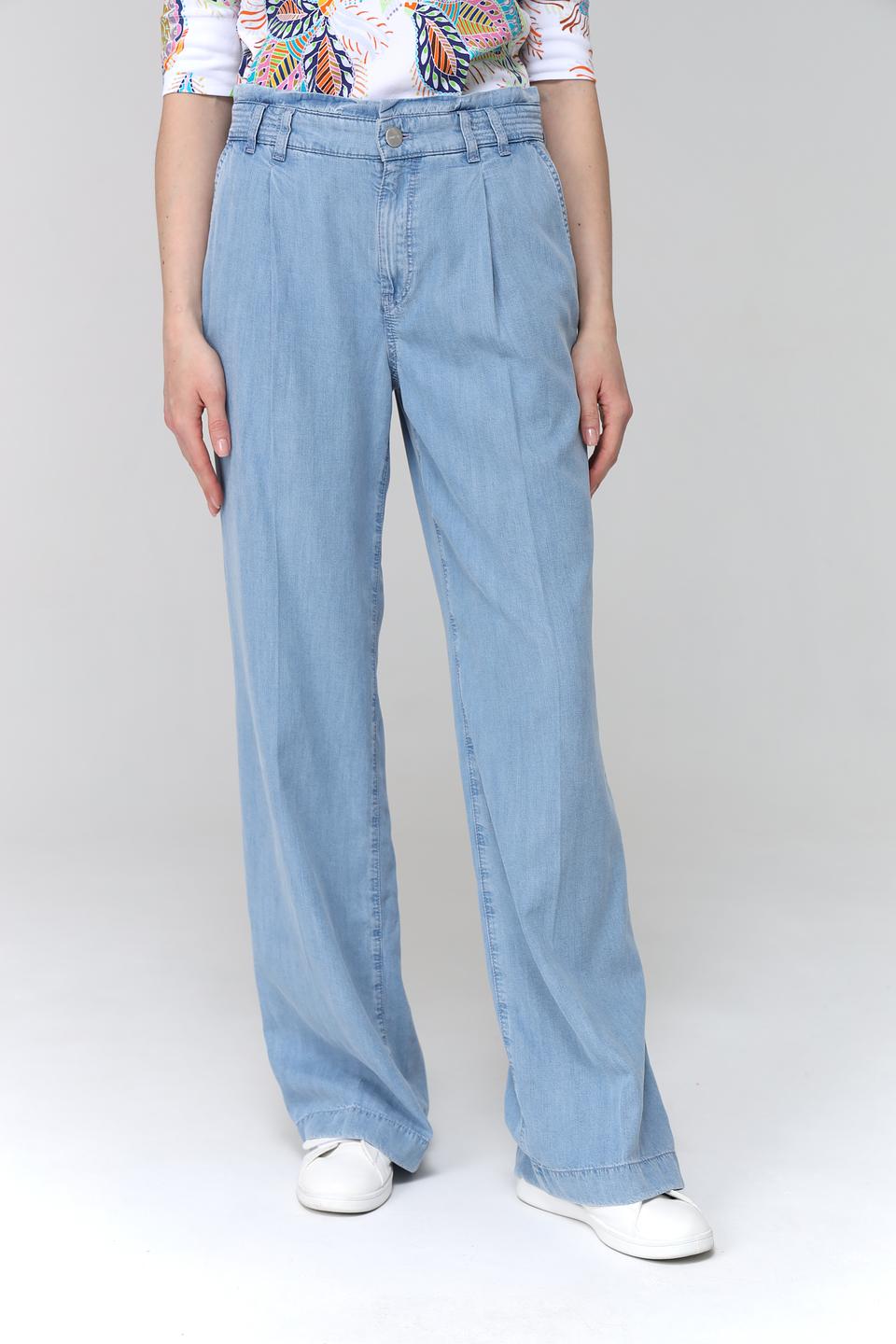 Брюки клёш Marc Cain светло-голубые