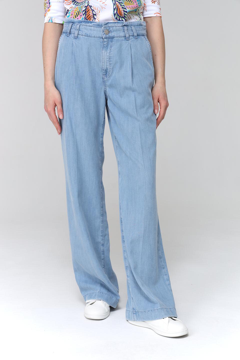 Брюки клёш Marc Cain светло-голубые