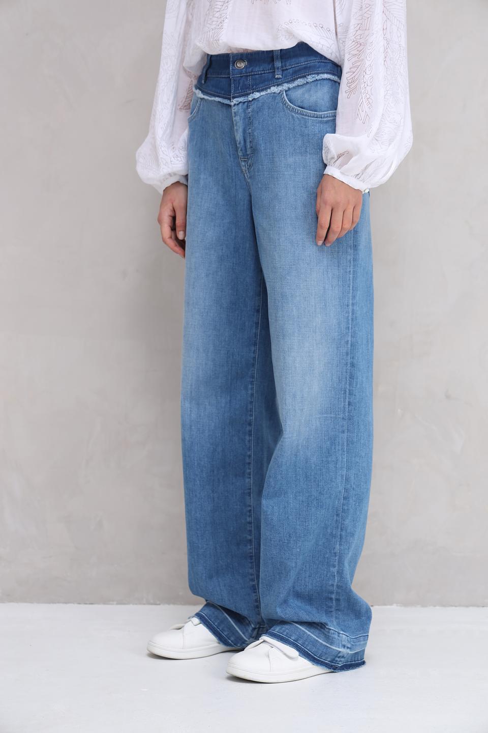 Джинсы Marc Cain клеш голубой