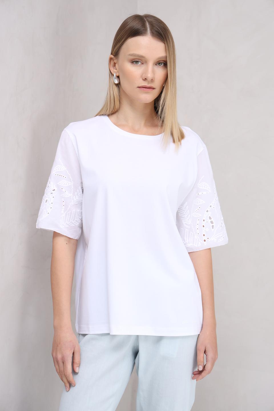 Блуза Marc Cain с вышивкой