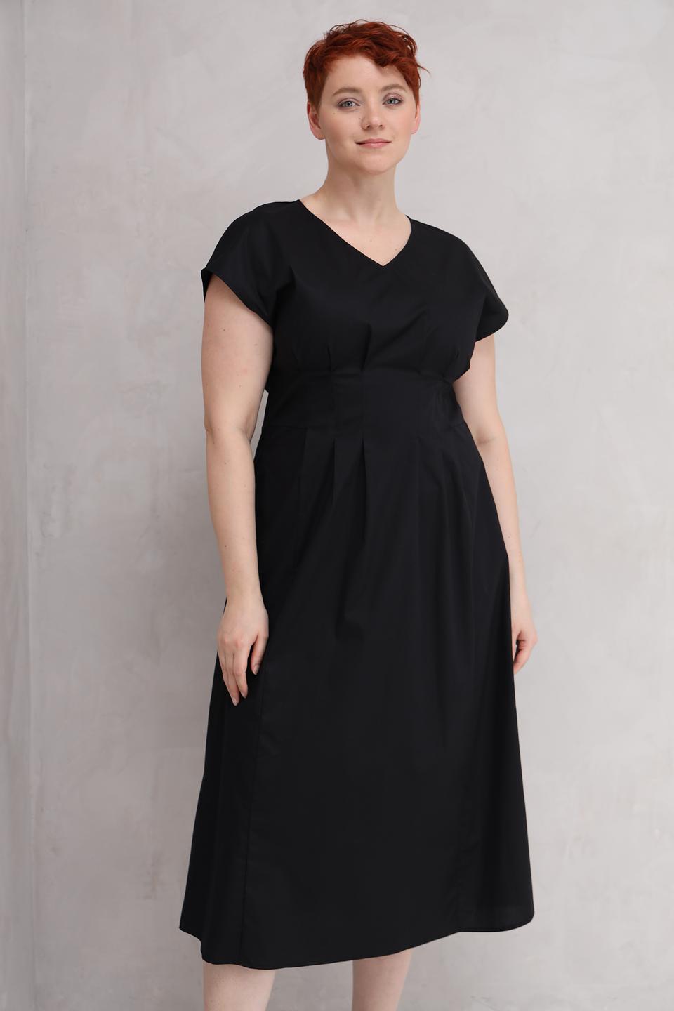 Платье Lecomte чёрное с V-образным вырезом