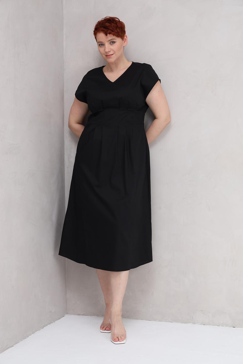 Платье Lecomte чёрное с V-образным вырезом