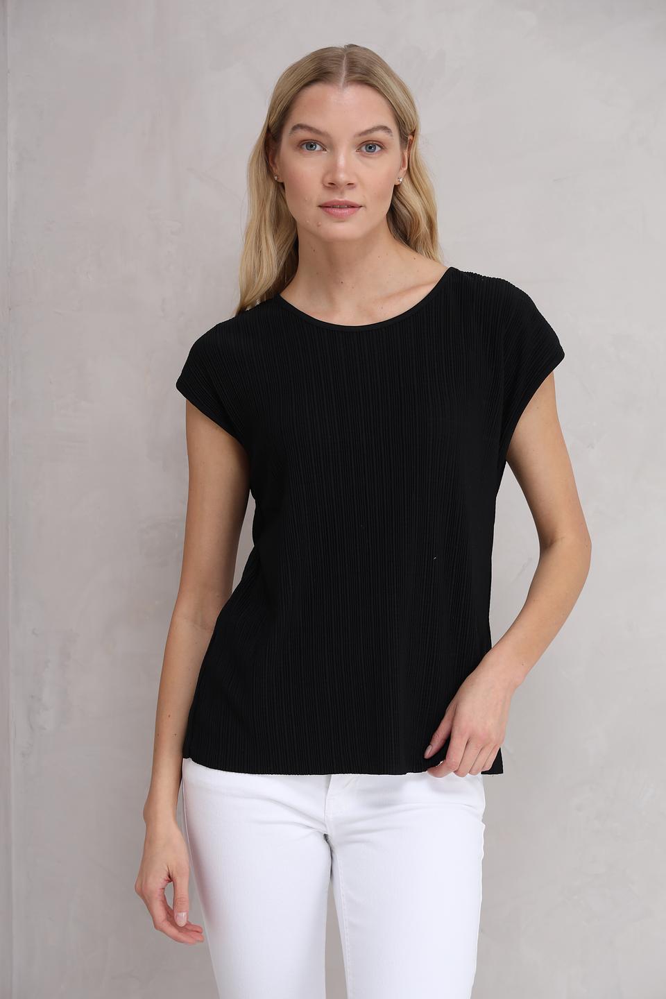 Футболка More and More чёрная с коротким рукавом