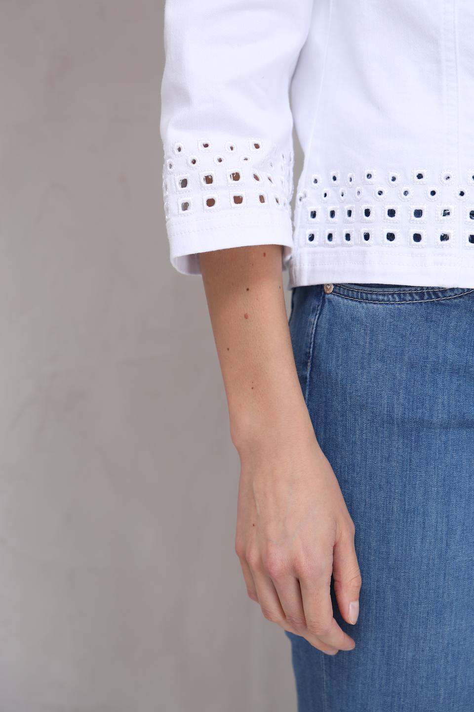 Жакет Toni collection белый с вышивкой