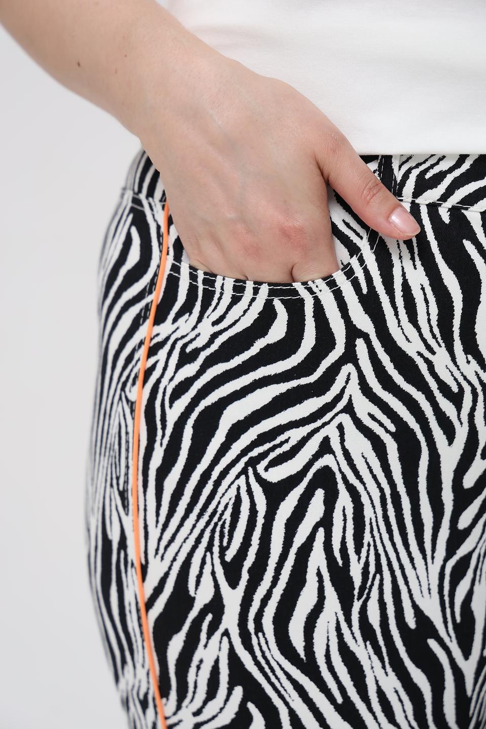 Джинсы Tuzzi приталенные зебра