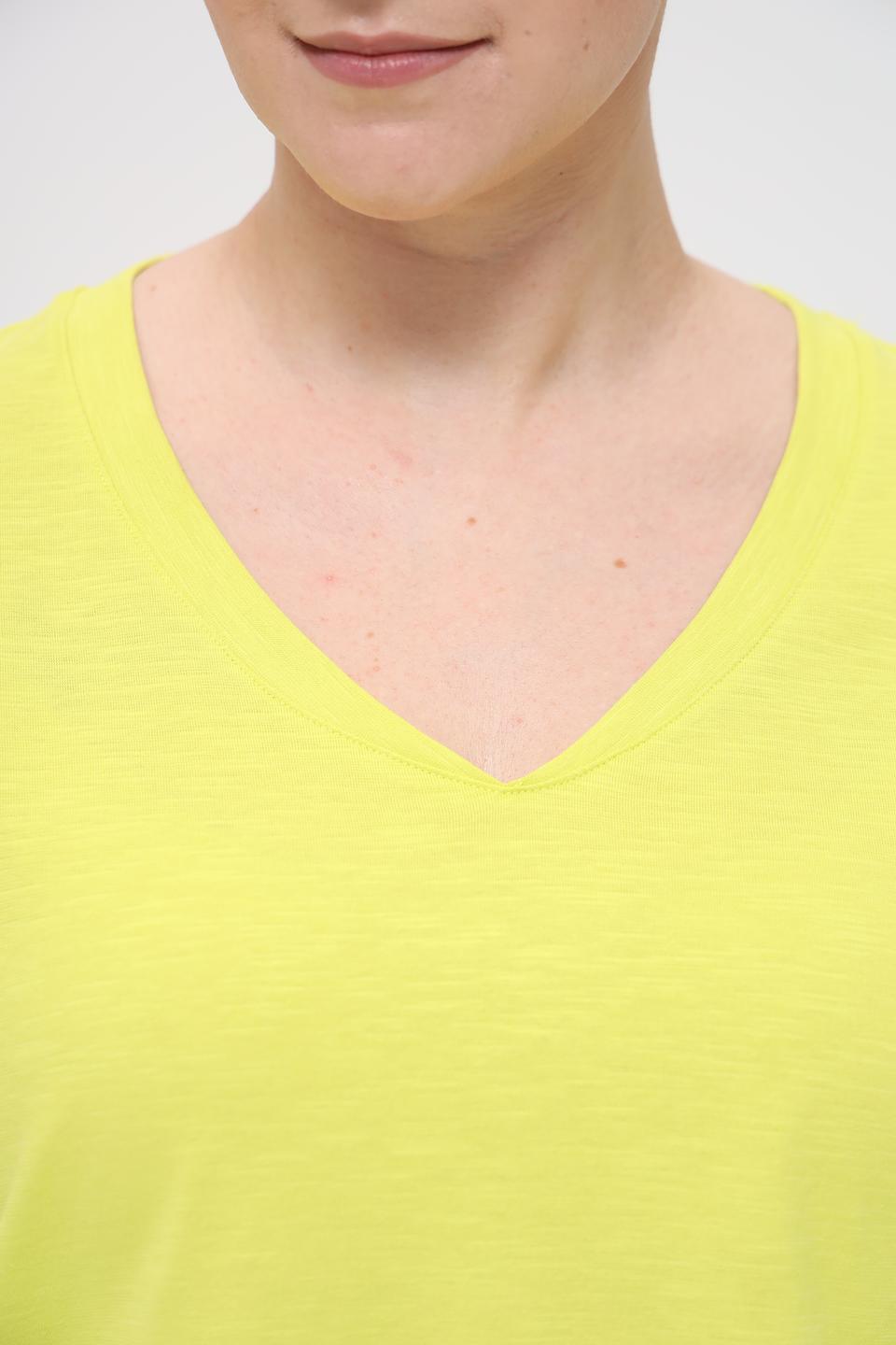 Футболка Samoon лайм с V-образным вырезом