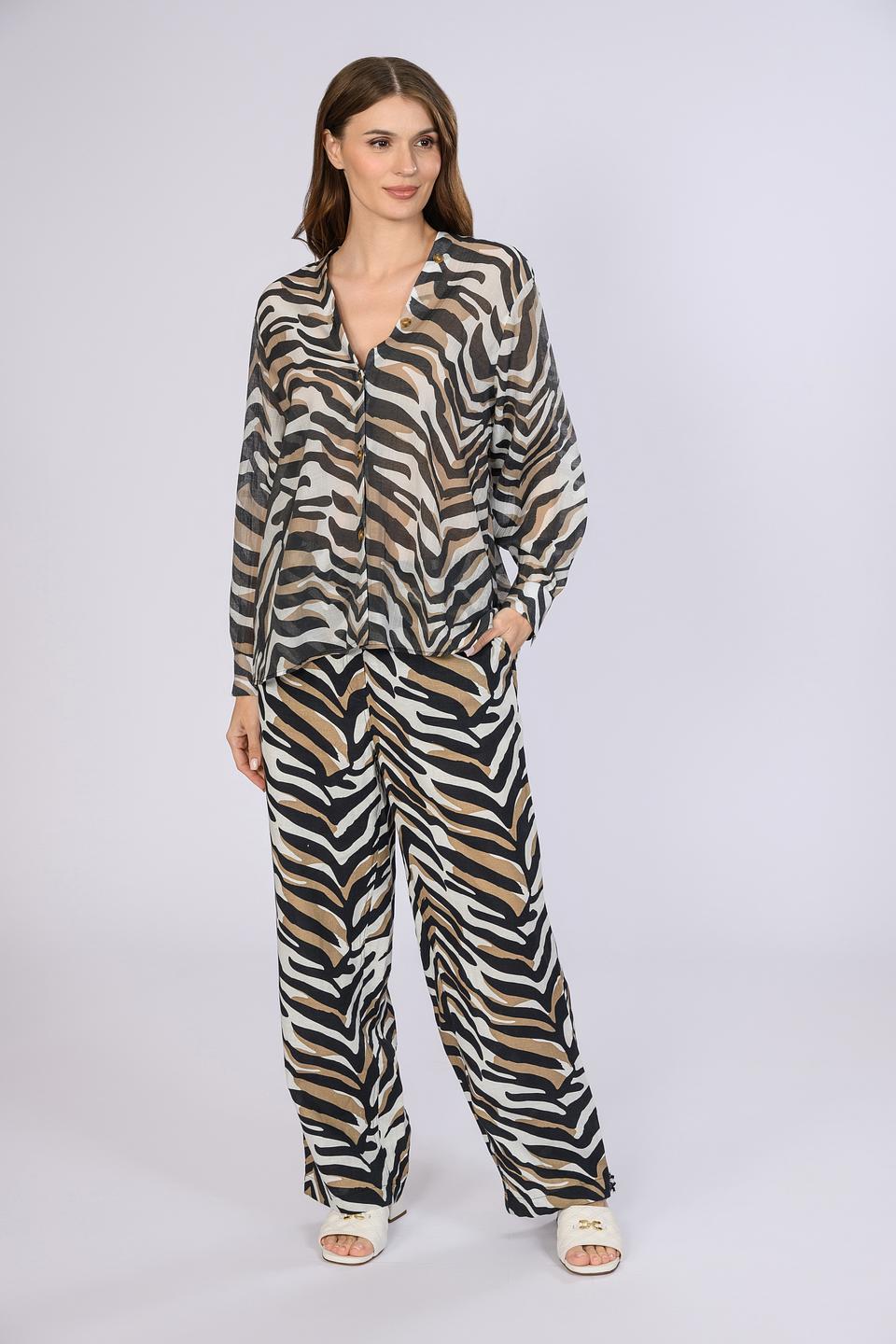 Блуза Emka приталенная в полоску