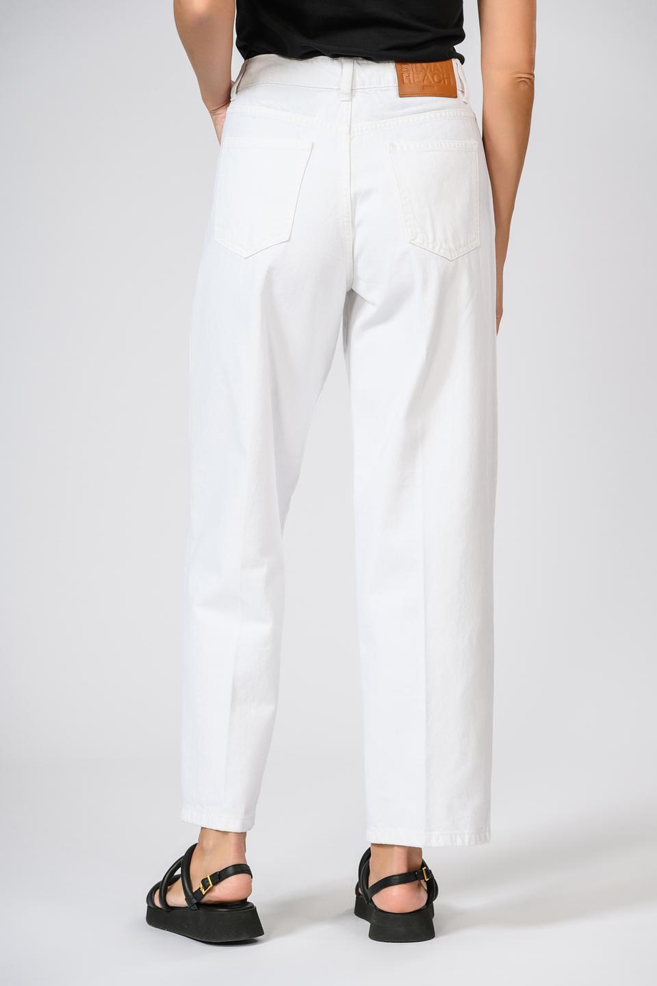 Брюки Silvian Heach белые с вышивкой