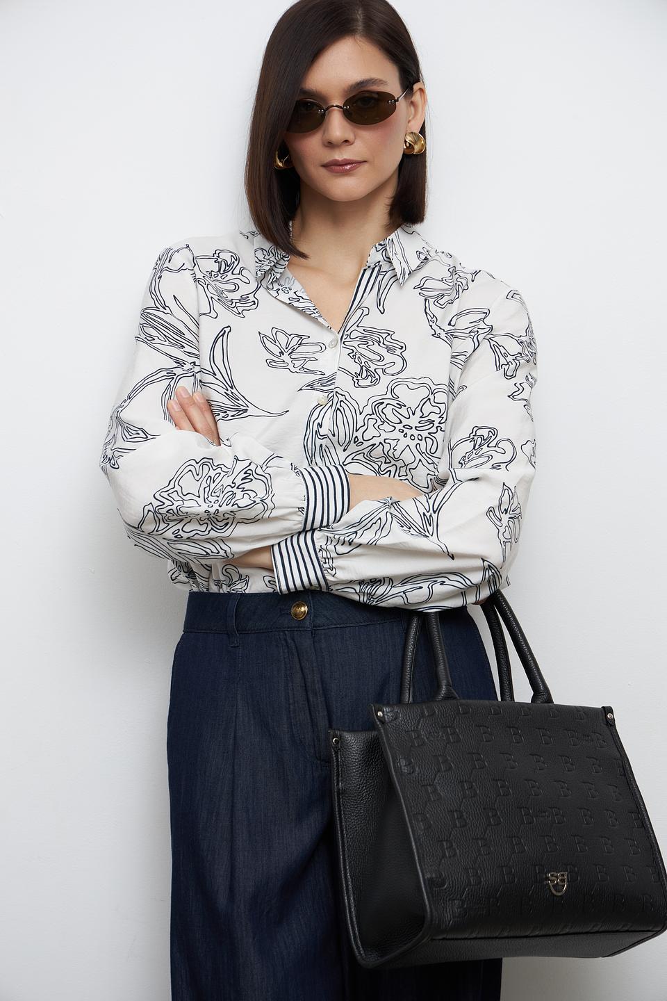 Сумка Sara Burglar с тиснением BB чёрная