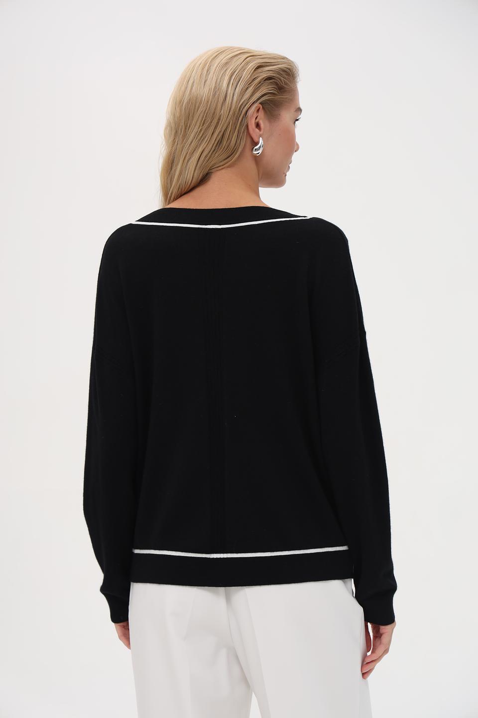 Пуловер Marc Cain с V-образным вырезом чёрный