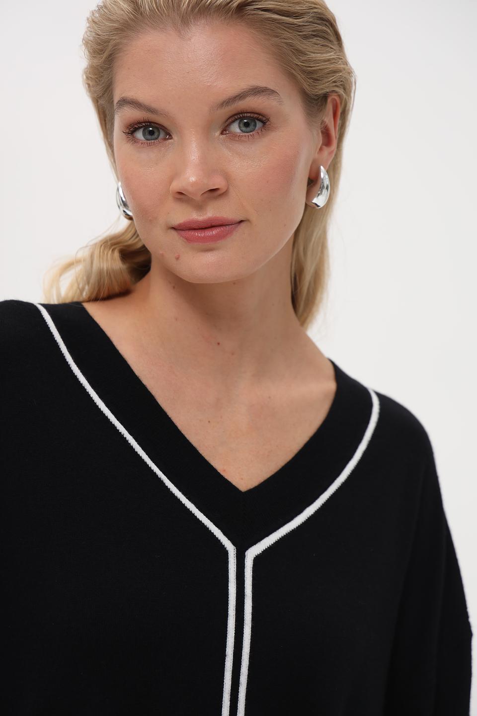 Пуловер Marc Cain с V-образным вырезом чёрный