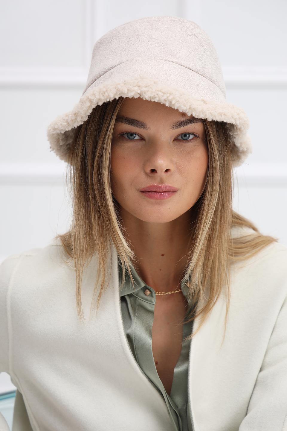 Шапка Beatris с мехом бежевая