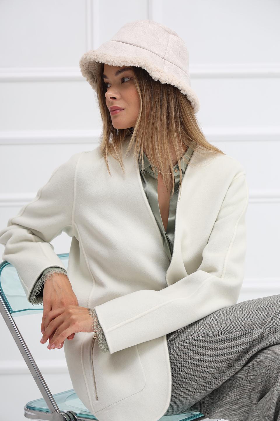 Шапка Beatris с мехом бежевая