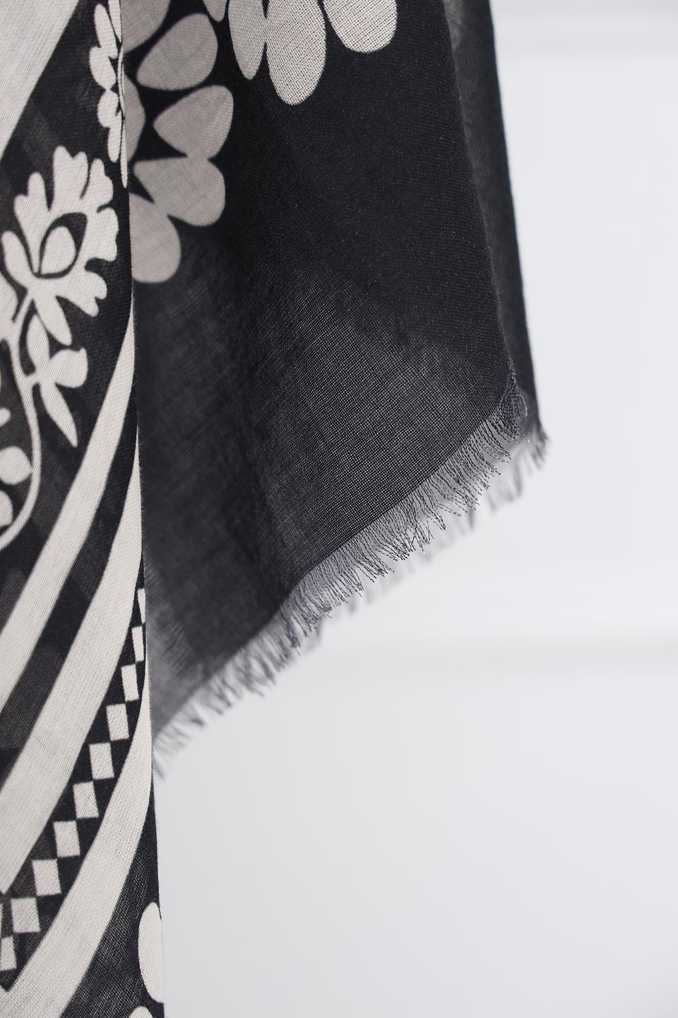 Платок Oui с цветочным принтом чёрный