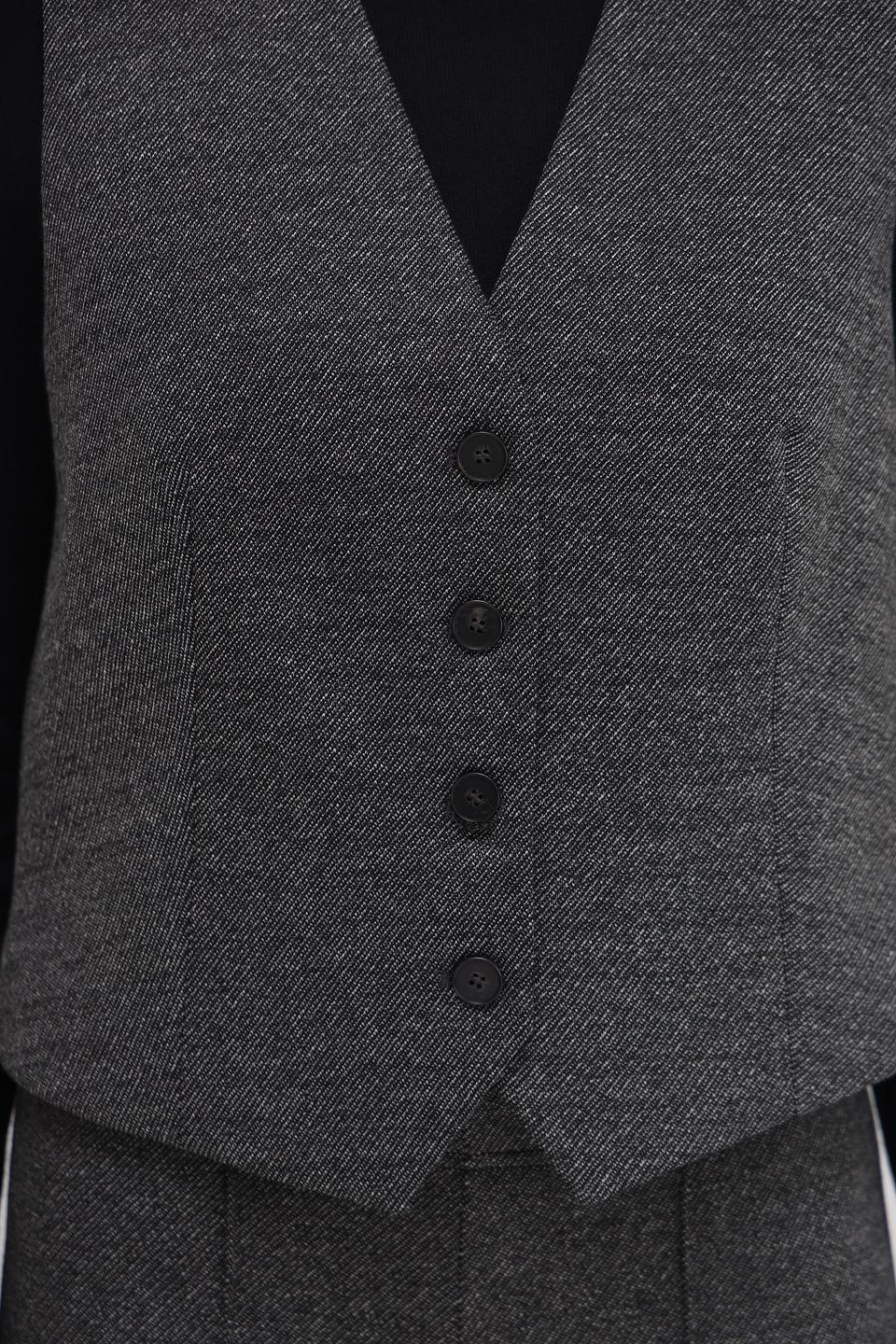 Жилет Oui женский серый в клетку