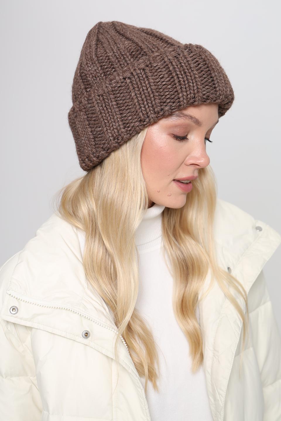 Шапка Adel вязаная коричневая
