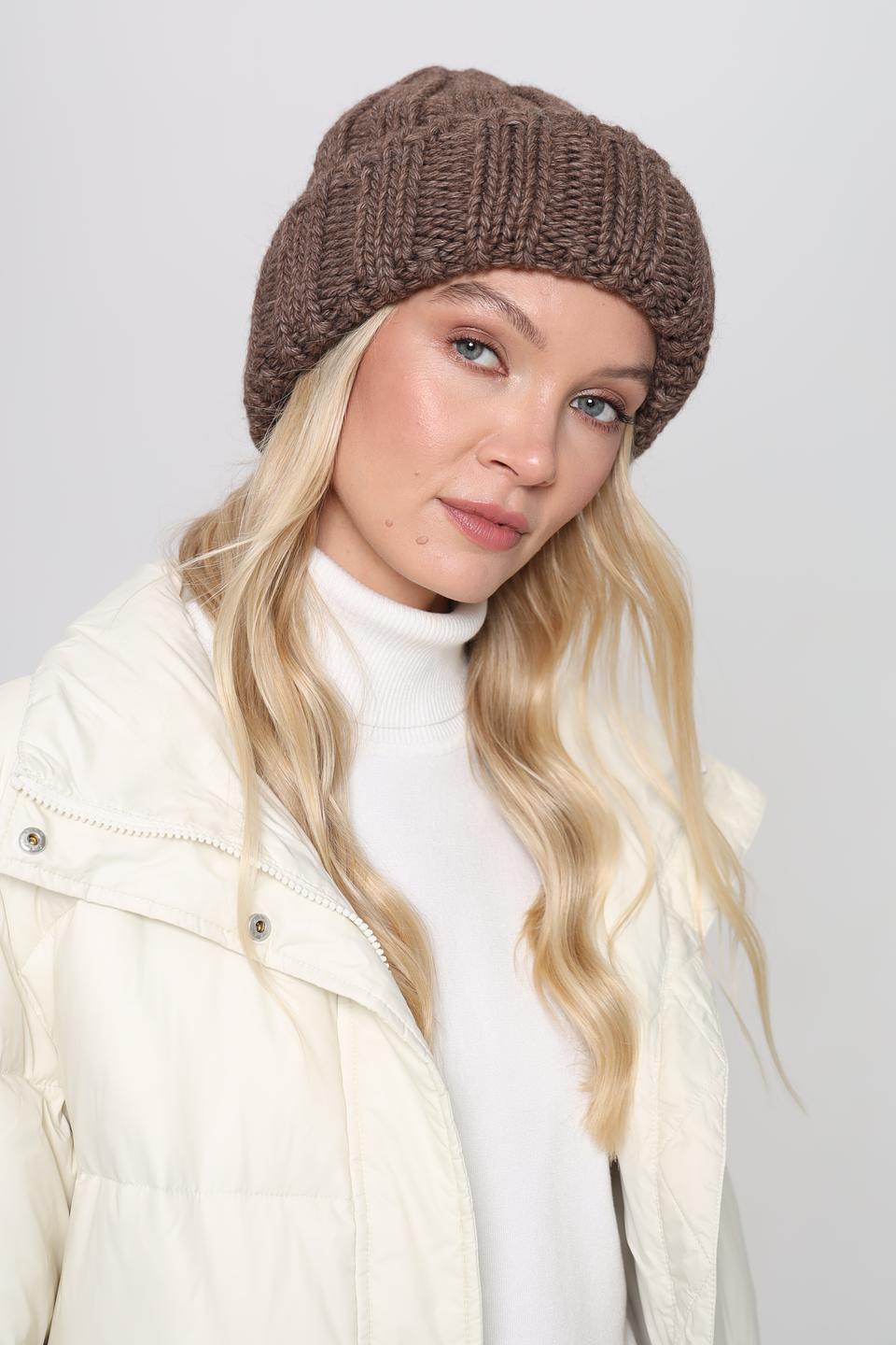 Шапка Adel вязаная коричневая