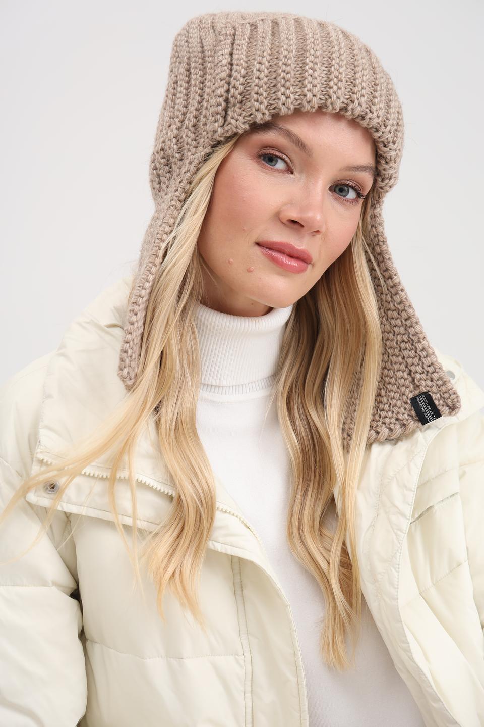 Шапка Adel с ушами бежевая