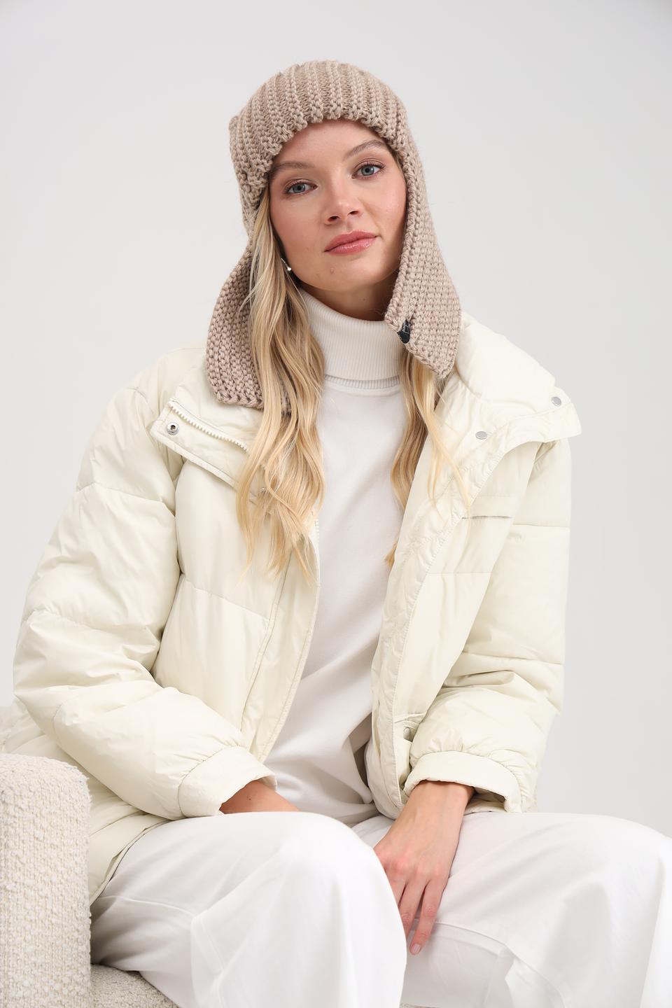 Шапка Adel с ушами бежевая