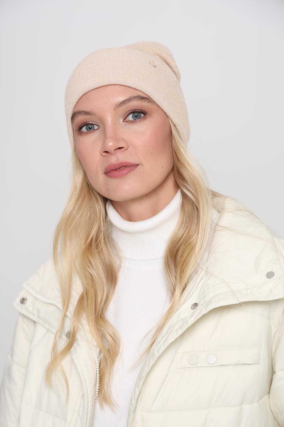 Шапка Adel бежевая