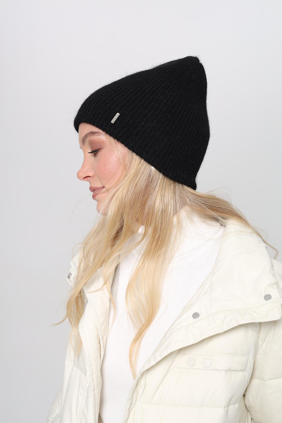 Шапка Adel чёрная вязаная