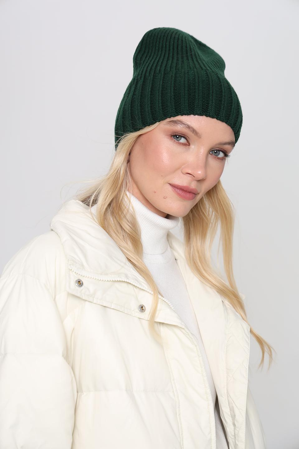 Шапка Adel вязаная зелёная