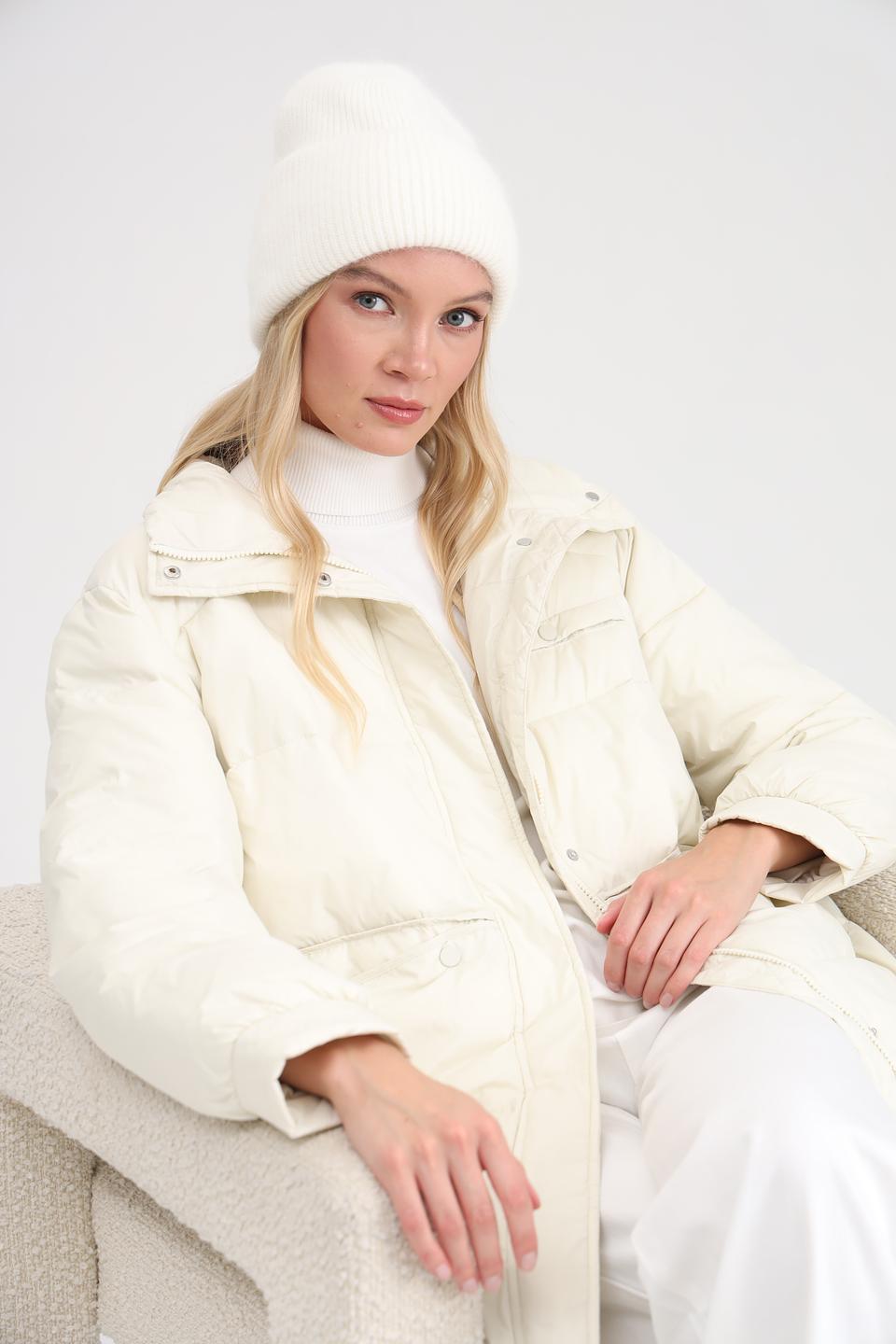 Шапка Adel вязаная белая