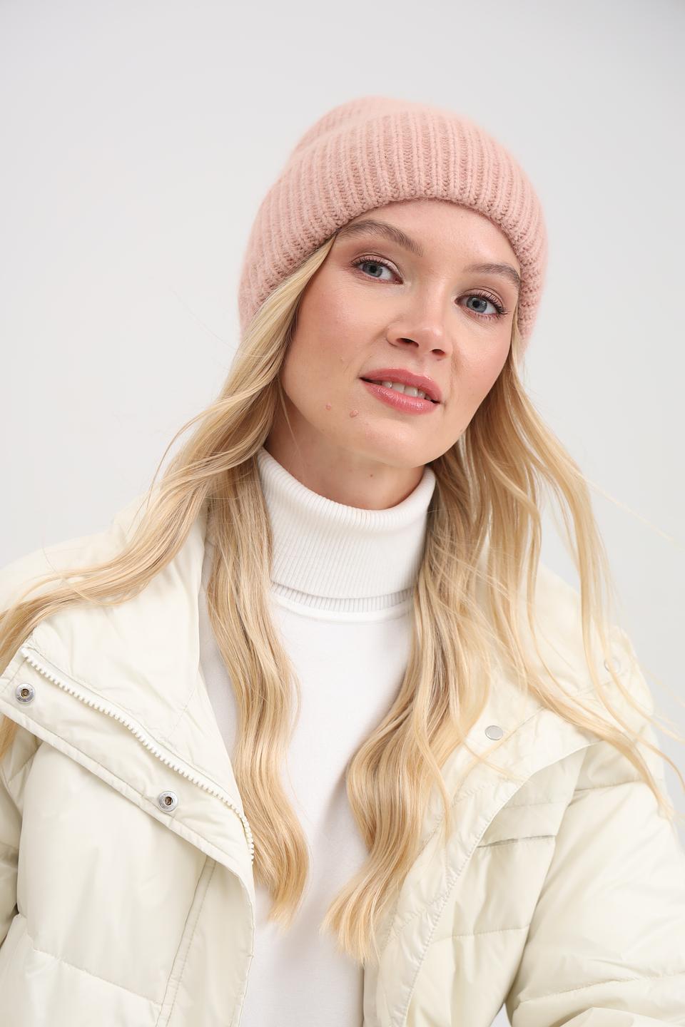 Шапка Adel вязаная пудровая