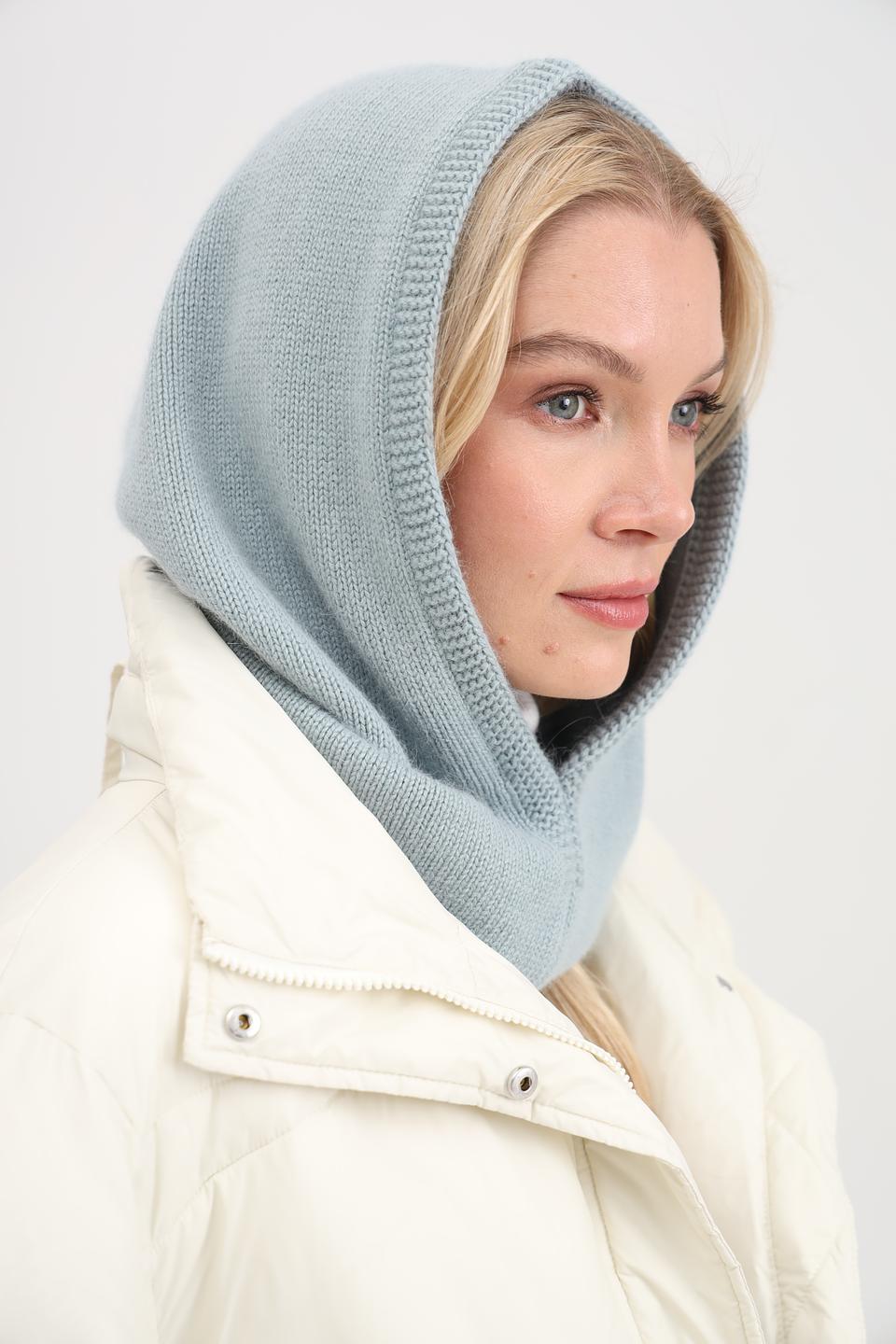Шапка Adel вязаная голубая