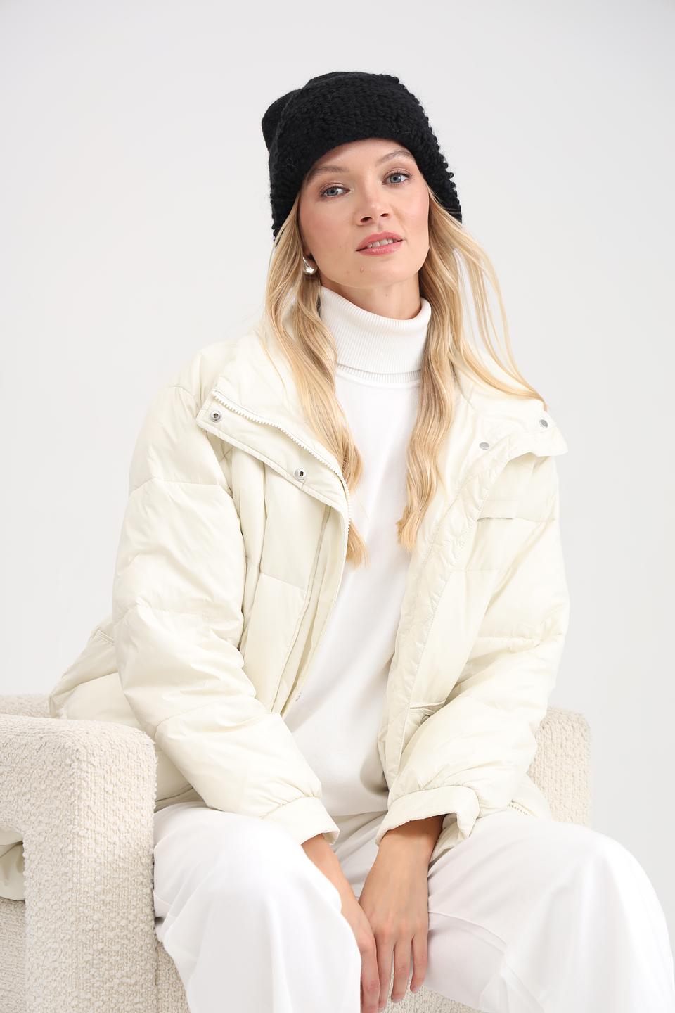 Шапка Adel вязаная чёрная