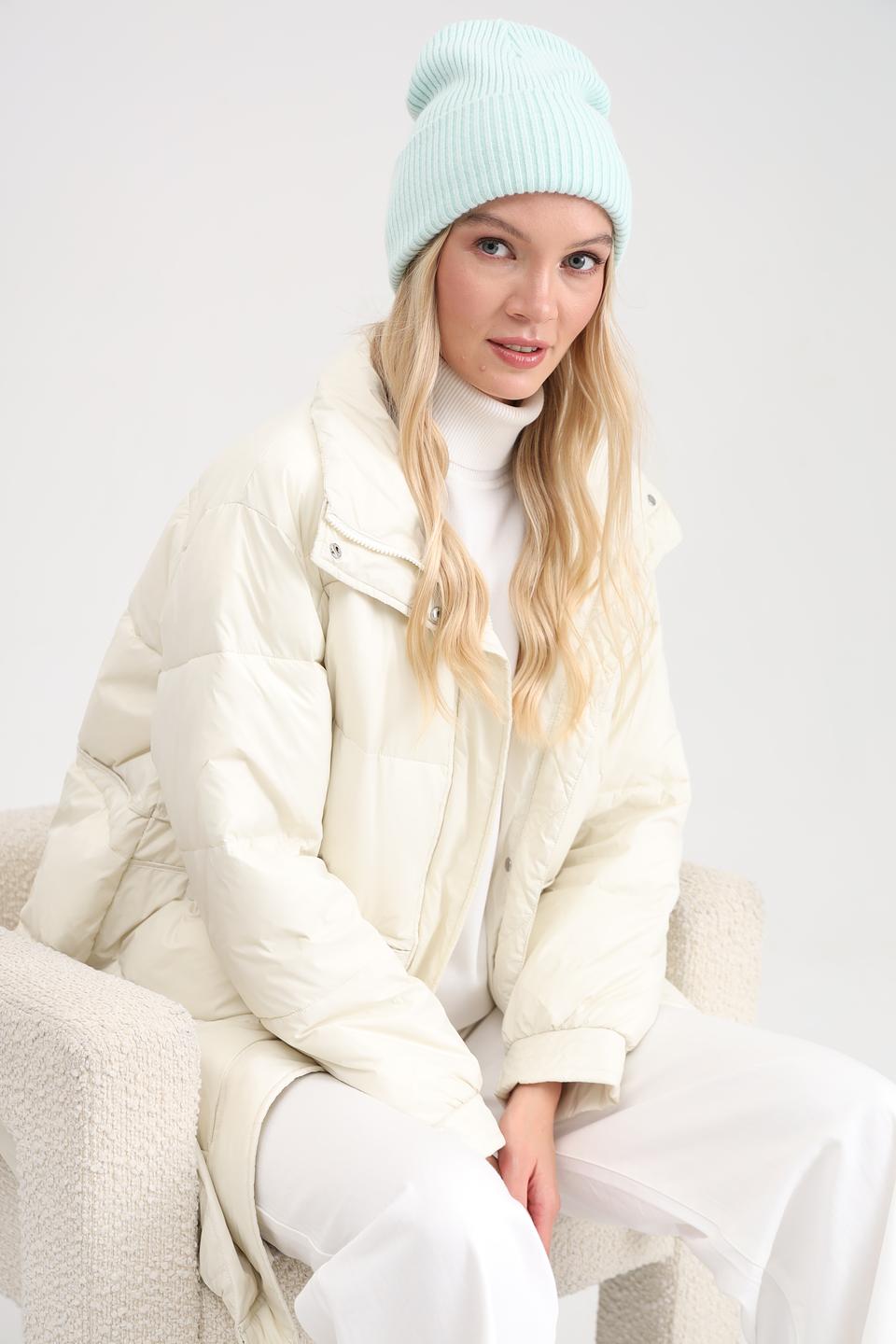 Шапка Adel вязаная мятная