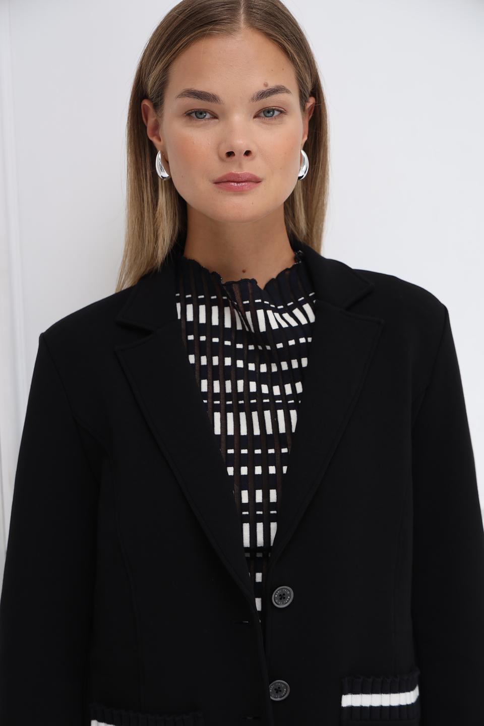 Жакет Marc Cain чёрный приталенный