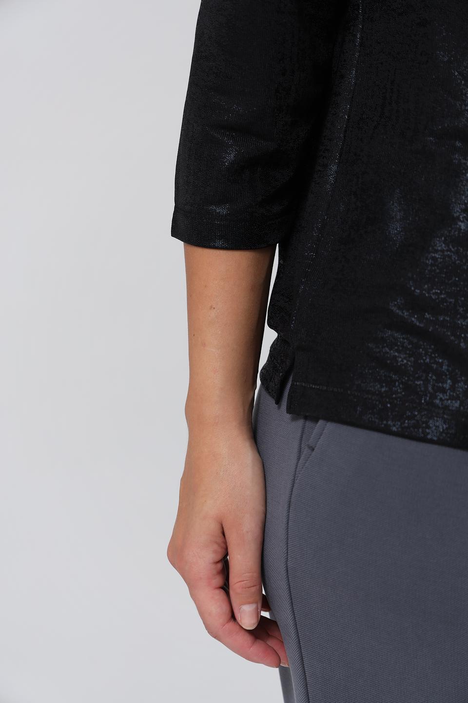 Блуза Monari чёрная с вырезом