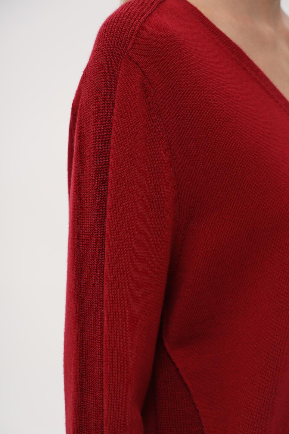 Пуловер Pezzo винного цвета с V-образным вырезом