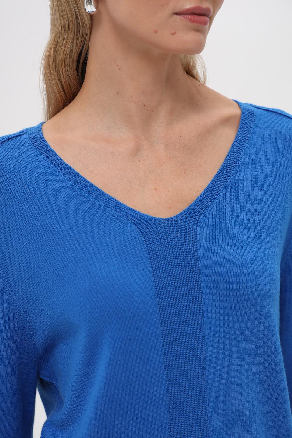 Пуловер Pezzo с V-образным вырезом