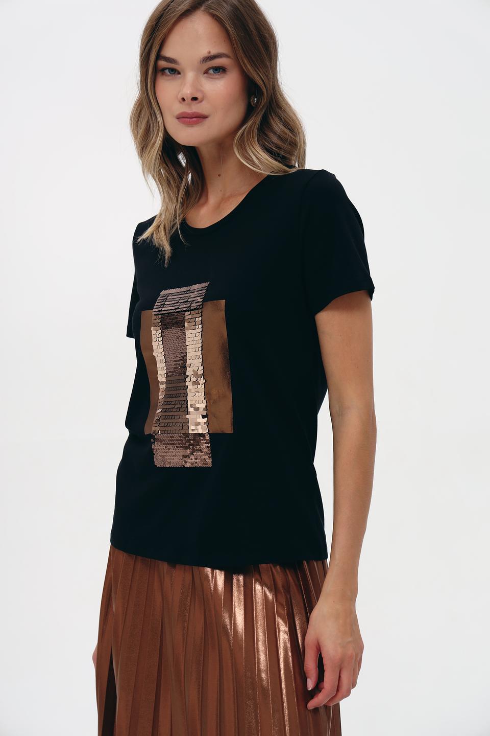 Футболка More and More с принтом чёрная