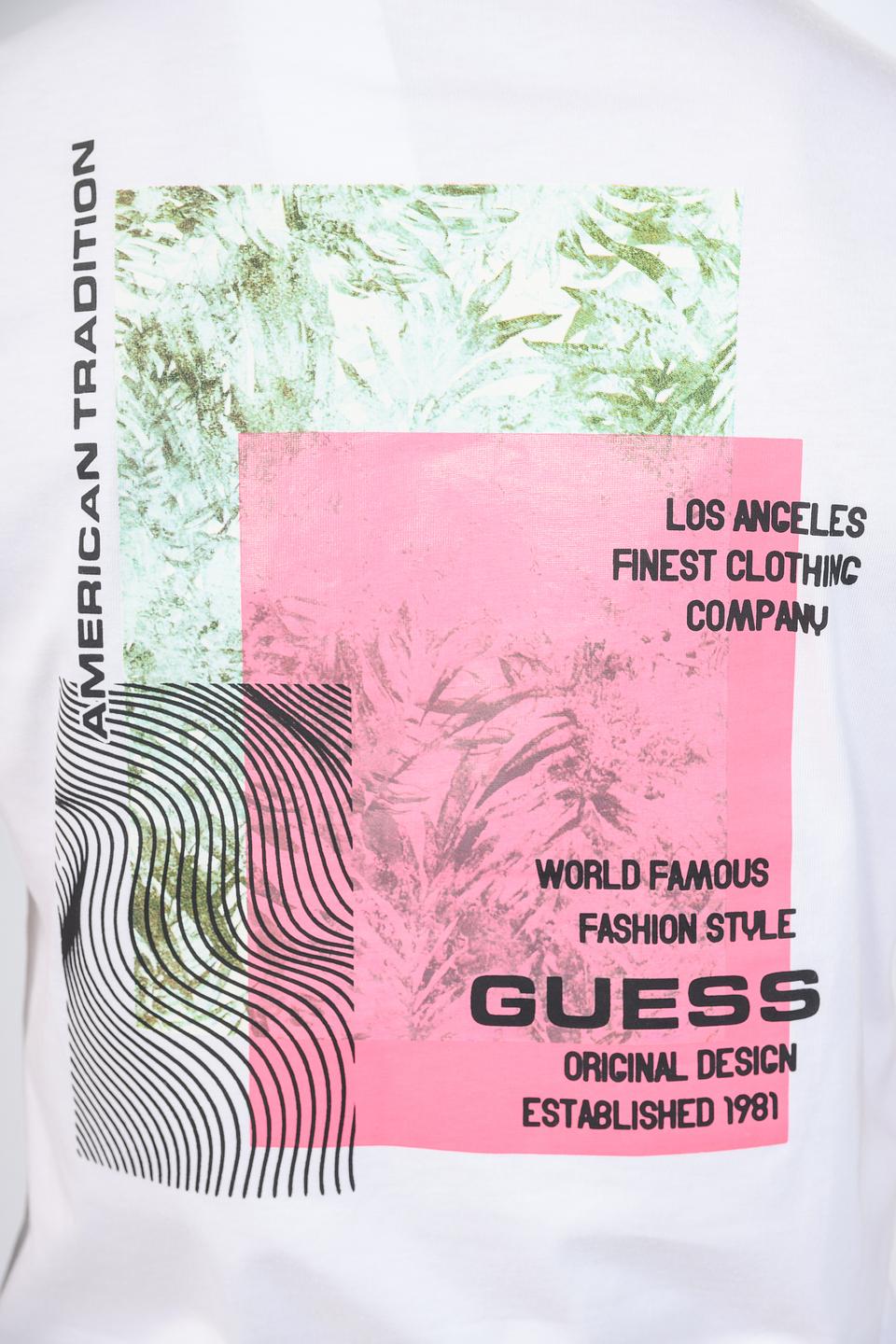 Футболка Guess с принтом белый