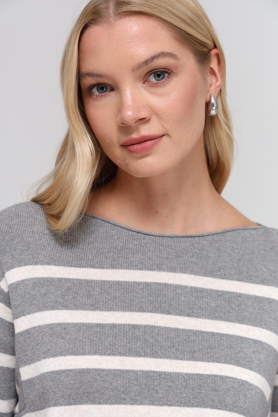 Пуловер Oui в полоску серый