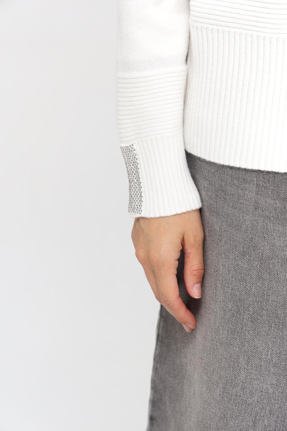 Пуловер Passioni с вышивкой снежинки