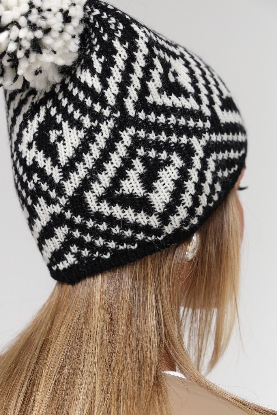 Шапка Marhatter с помпоном