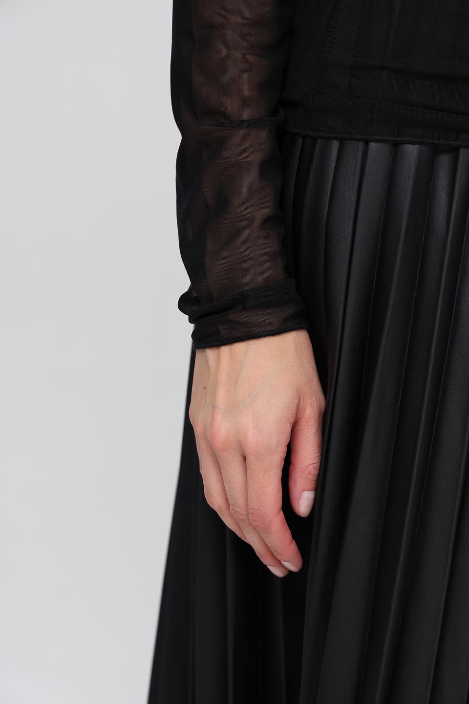 Пуловер Monari чёрный с горлом